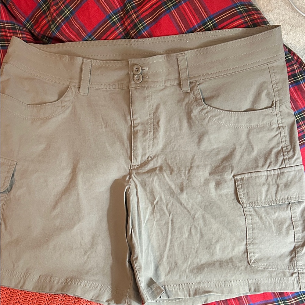 Eddie Bauer Women's Beige Shorts